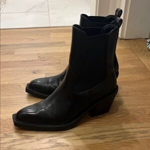 Black Heeled Chelsea Boots - Women